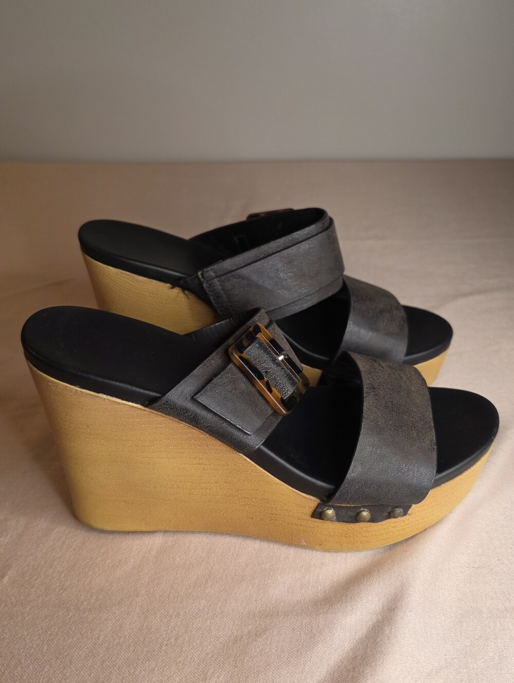 MIA Kristeen Wedge Sandals Black Browm And Tan US 7.5M Minor Wear